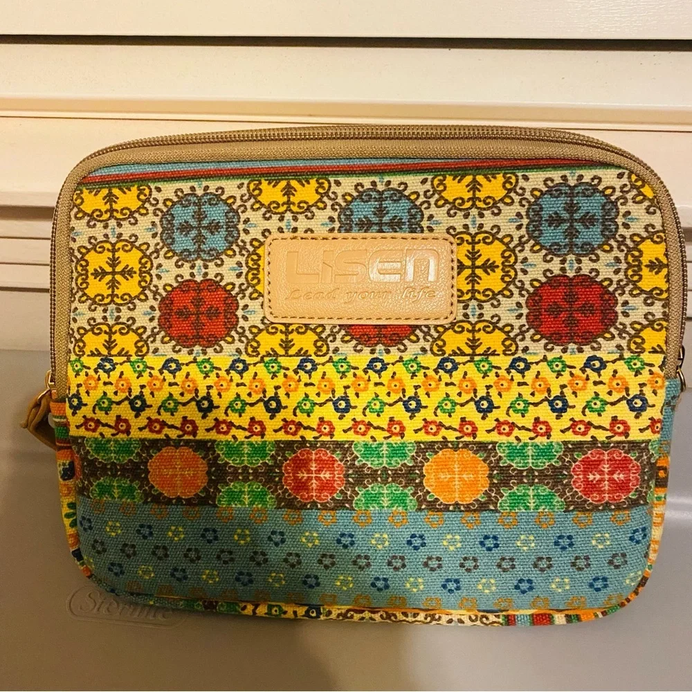 Lisen “8” laptop sleeve